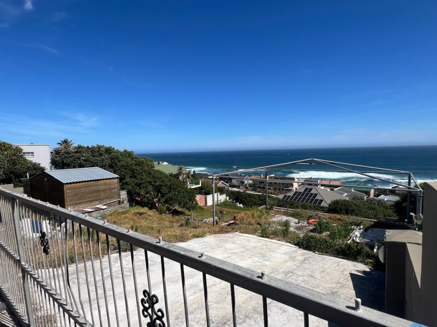 0 Bedroom Property for Sale in Beachview Eastern Cape